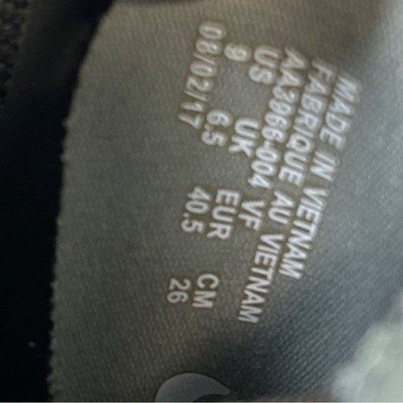 Women’s Nike SF AF1 MID Air Force 1 - Stucco Green Size 9 - Picture 8 of 8